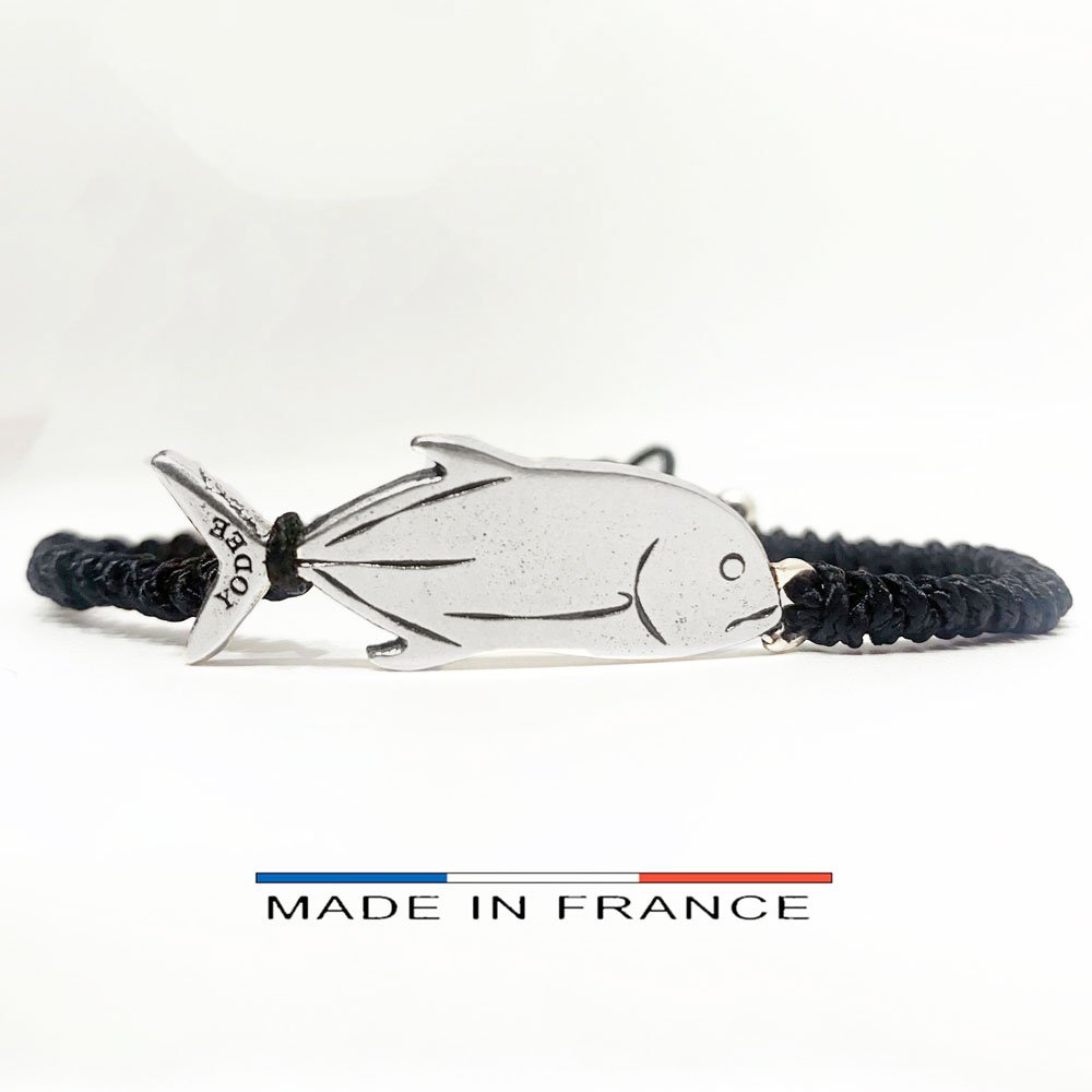 Bracelet Cordon Noir avec une Carangue Argentée