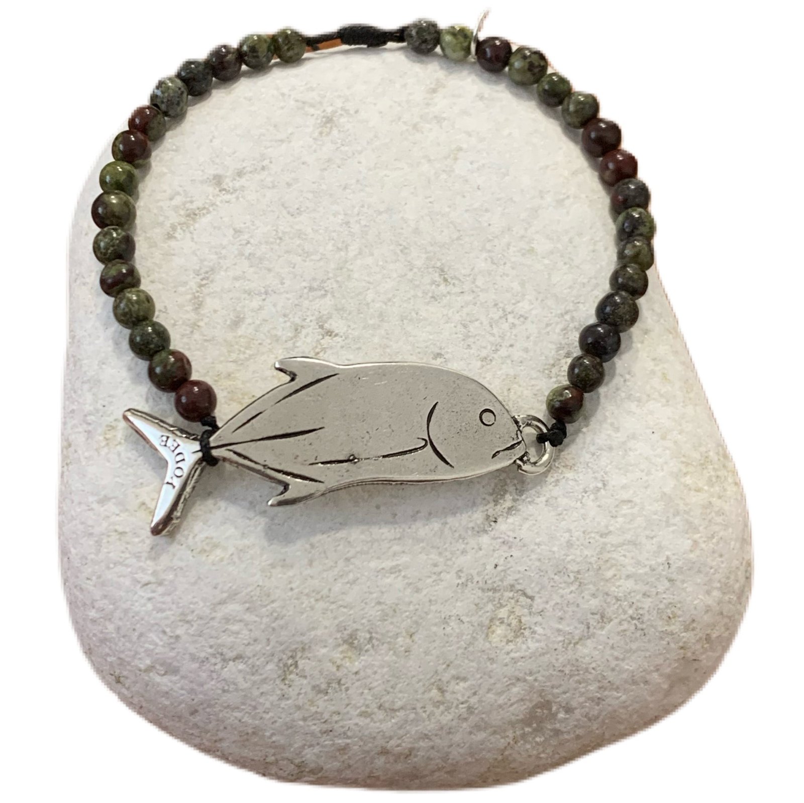 Bracelet pierre en Jaspe Oeil de Dragon 4mm avec une Carangue Argenté