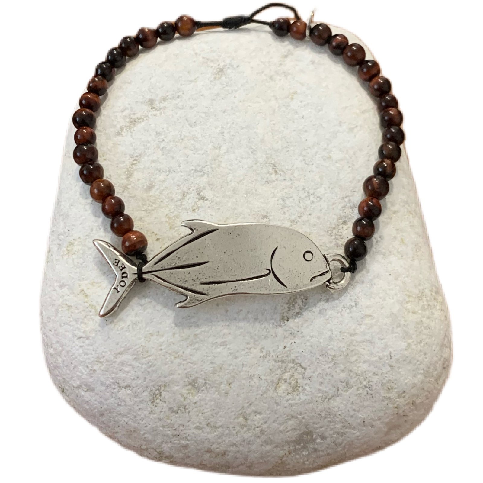 Bracelet pierre Oeil de taureau 4mm avec une Carangue argenté